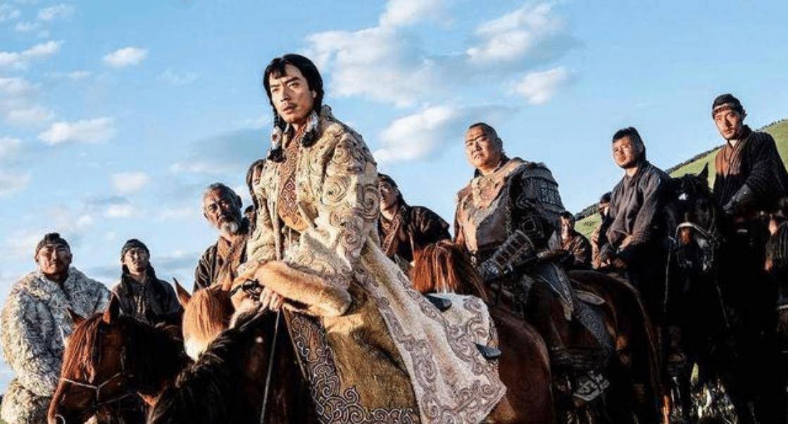铁木真是蒙古族人,经过一系列的战争统一了蒙古高原