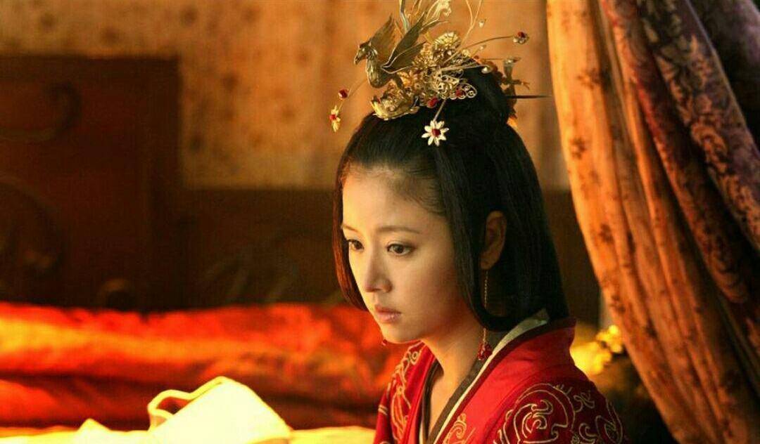 丽的7顶皇后凤冠:王蓁般若萧唤云,哪位皇后凤冠最美_头顶_发髻_李治