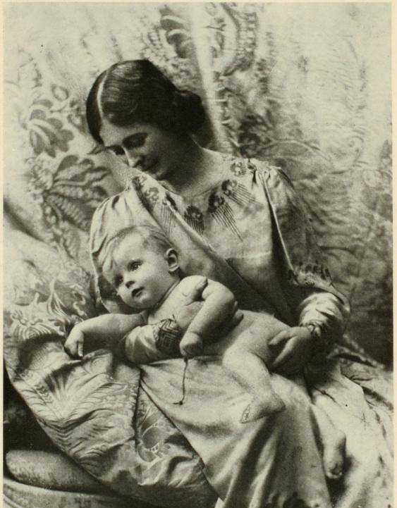 邓肯最明目张胆的未婚母亲只恋爱不结婚骨灰与3个孩子合葬