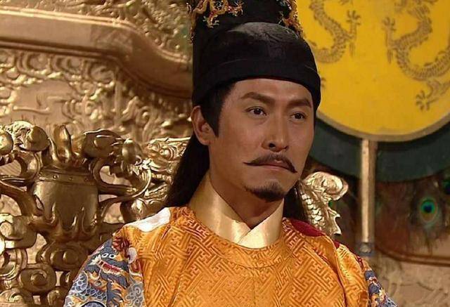 咱们知道后来朱允炆开始削藩,引起了朱棣的不满,直接发动了靖难之役