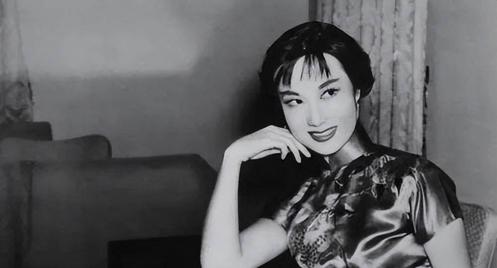 女性剪发风波:政府发令女人必须留长发,否则处罚家长_短发_李贞_女子