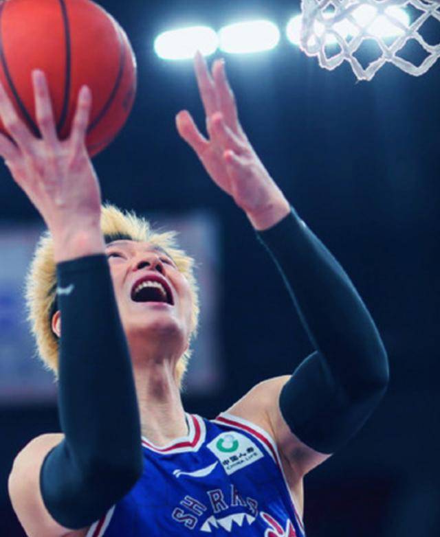 原创上海轻取江苏王哲林1976领衔培根276崔晓龙176