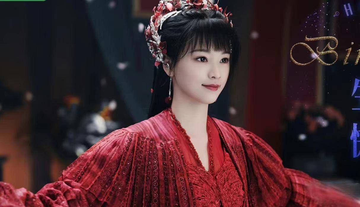 明明是同一个人演完长相思演烈焰没认出武大校花的她