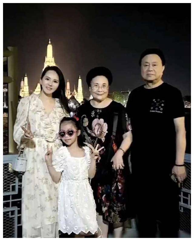 亲情治愈的力量不可小视,秦昊妈妈的出现带给我们一场生动的亲情教课.