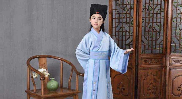 唐朝5岁神童写出咏花诗朗朗上口家人看后却忧心孩子的未来