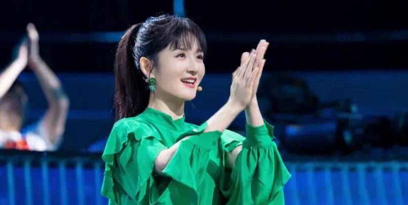 明星不火时有多惨白敬亭被追问隐私问题热巴被要求秀18国语言