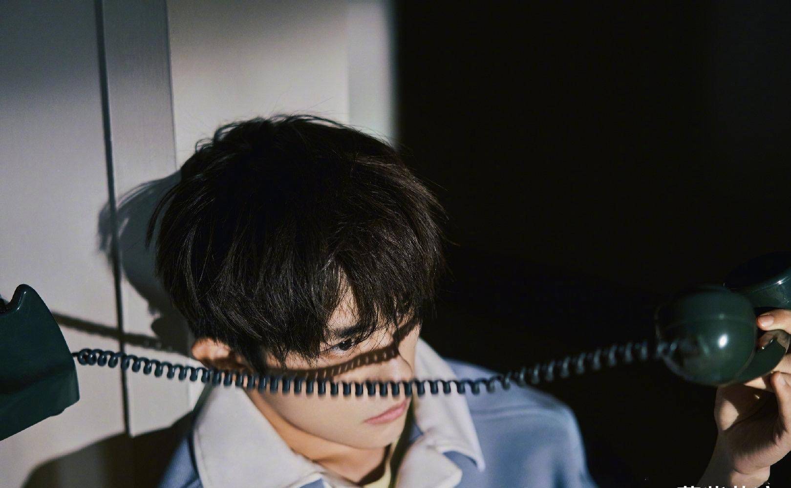 原创易烊千玺少年初成魅力与气质越来越出众眼神撩人谁人不爱呢