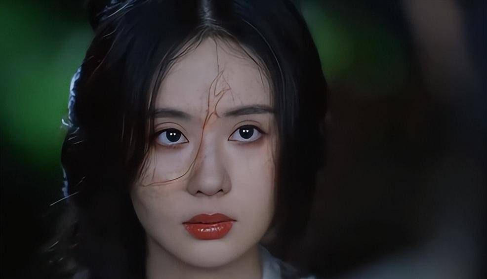 两个人演一个角色,鞠婧祎与郑合惠子同框,谁有女主相,一目了然_上官芷