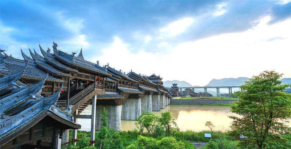 原创四川并入重庆的三大城市如今多年过去了三座城市混得风生水起