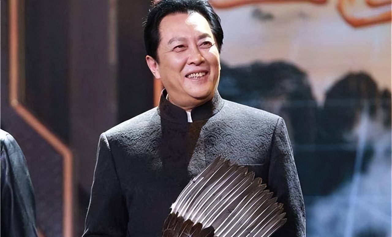 首先不说演技这方面唐国强老师绝对是"老戏骨"的存在,但唐国强老师与