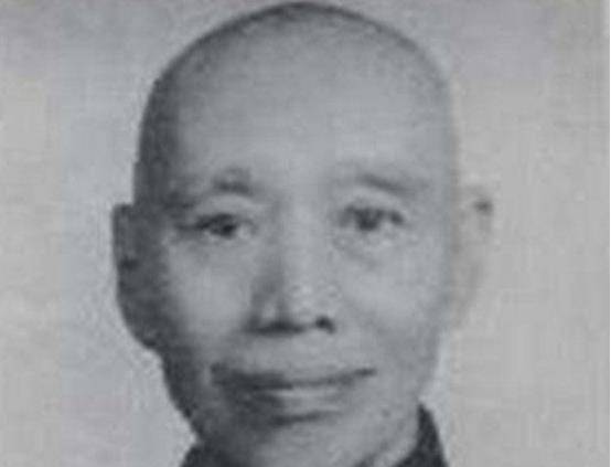 刘航琛接受过系统的经济教育,也有实际的商业操作,经济能力很高,所以