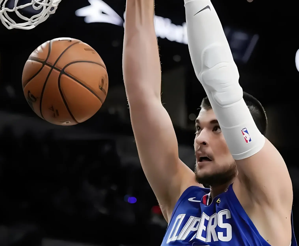 126-111击败公牛 球员评分:4人满分,4人及格,1人崩盘_比赛_防守_乔治