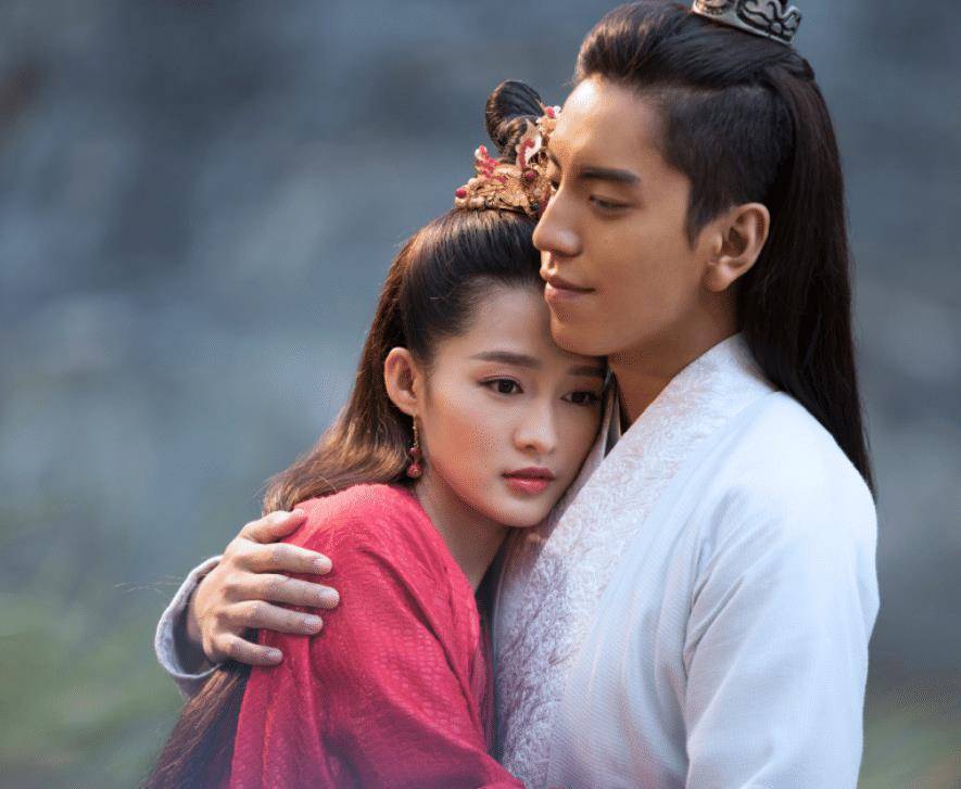 原创狼殿下终于开播仅上线两天热度飙升前三忙追8集不过瘾