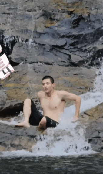 吴磊哥哥爆火网络:186cm肌肉男神,网友直呼:太帅了!