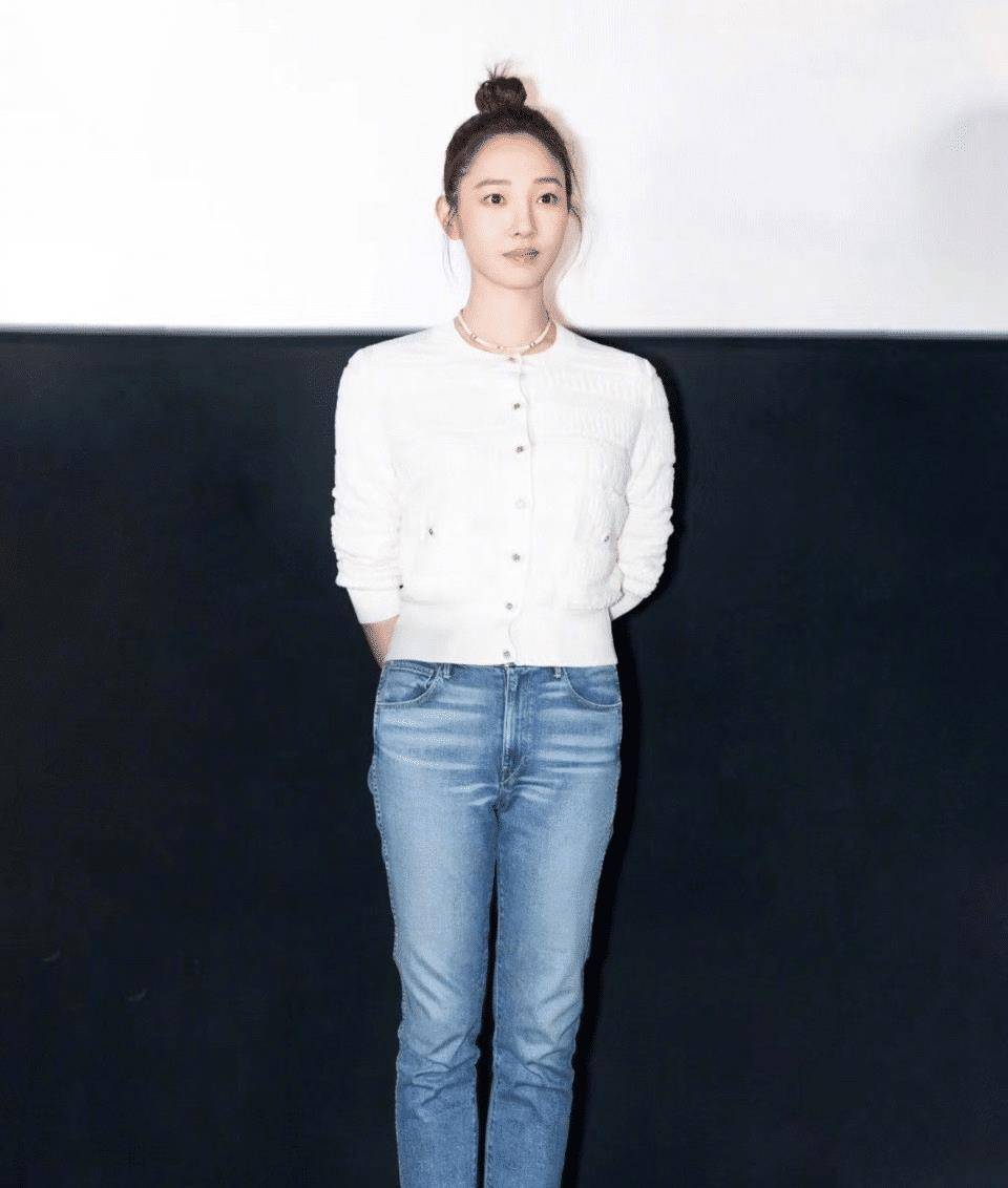 原创白百何气质开挂了条纹衬衫配阔腿裤穿出大牌范气场太强大