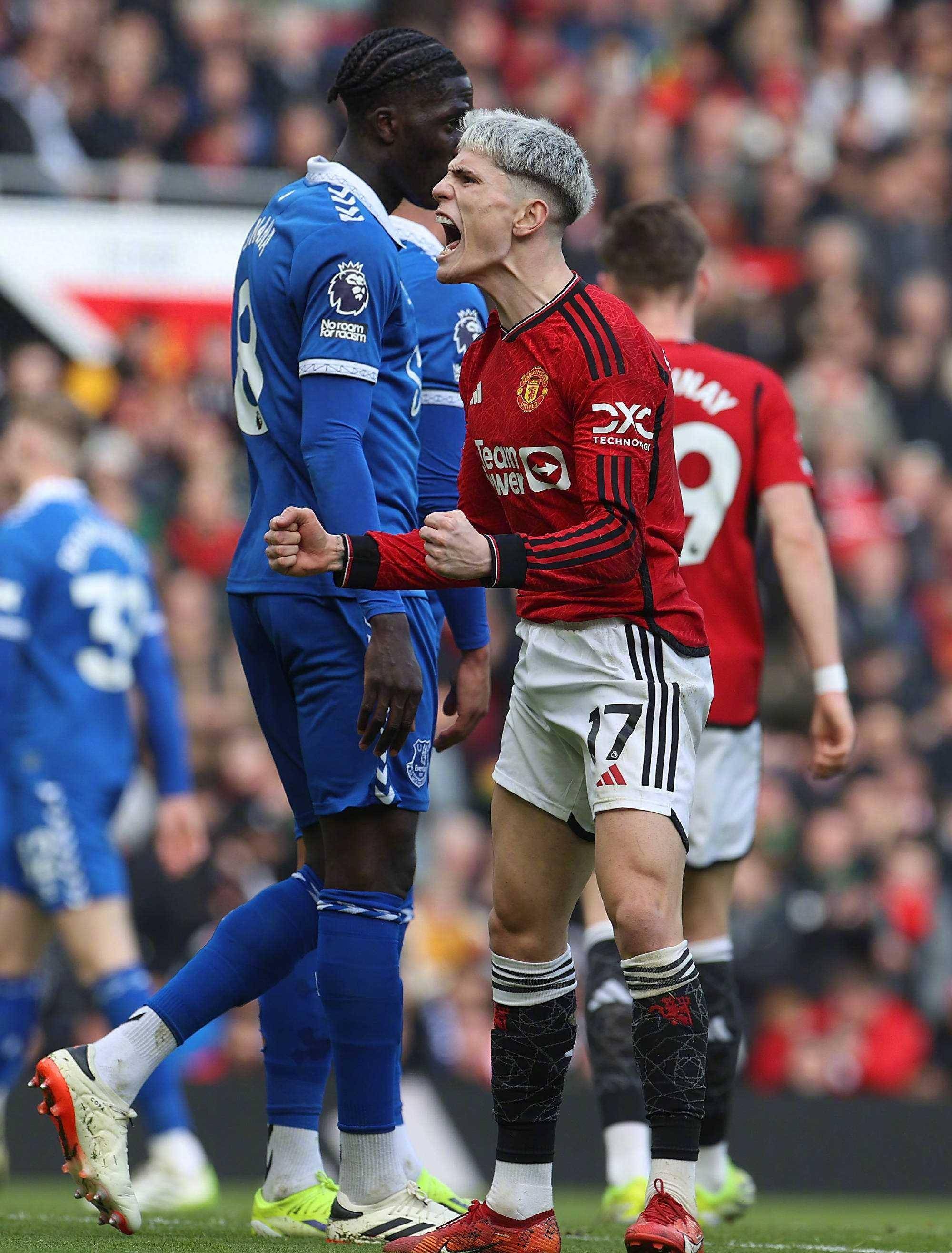 曼联靠点球双杀埃弗顿,加纳乔两次造点成功臣,埃弗顿围攻无果_比赛