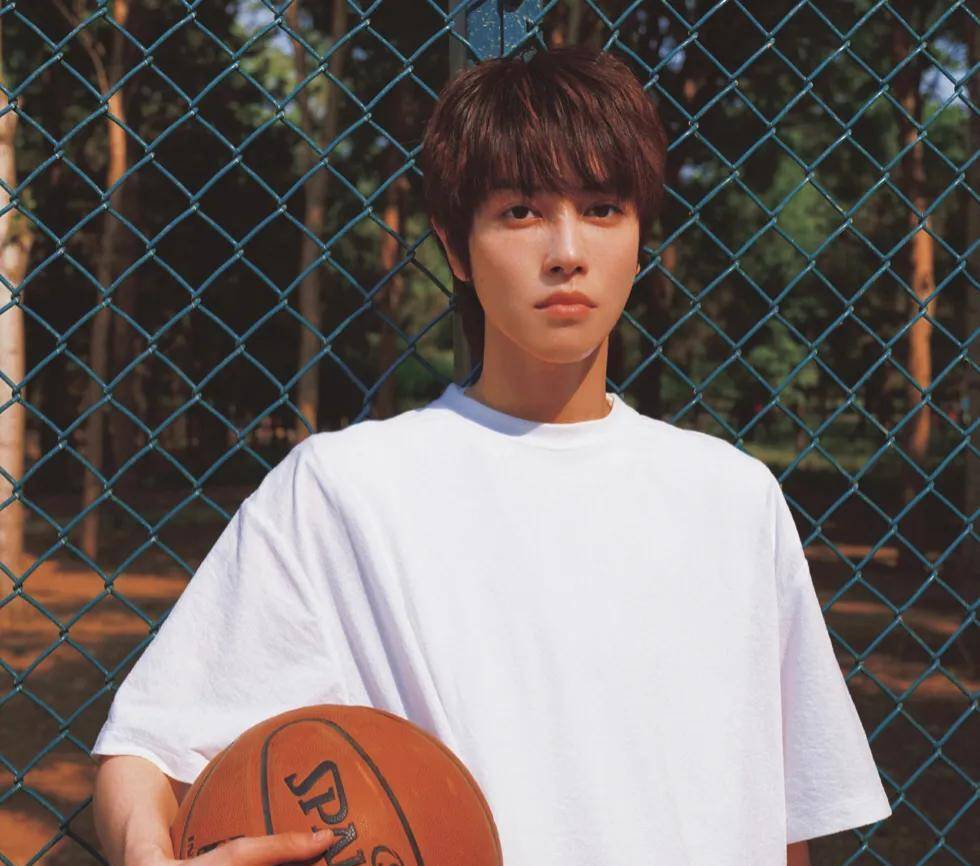 这恐怕是近年来最像男生的女生了.