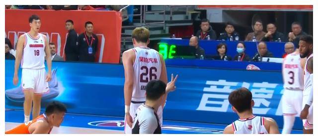 原创cba应该治治广东队的不道德行为周琦伤疑事件曝光潜藏麻烦