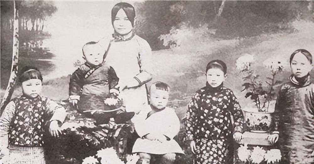 14胎,36岁失血而死;半年后丈夫再娶,子女饱受继母刁难_陆英_孩子_合肥