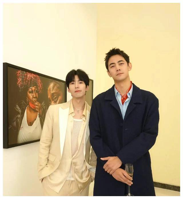 大海哥纪凌尘最近挺火啊与演员阚清子分手后境况不太好啊