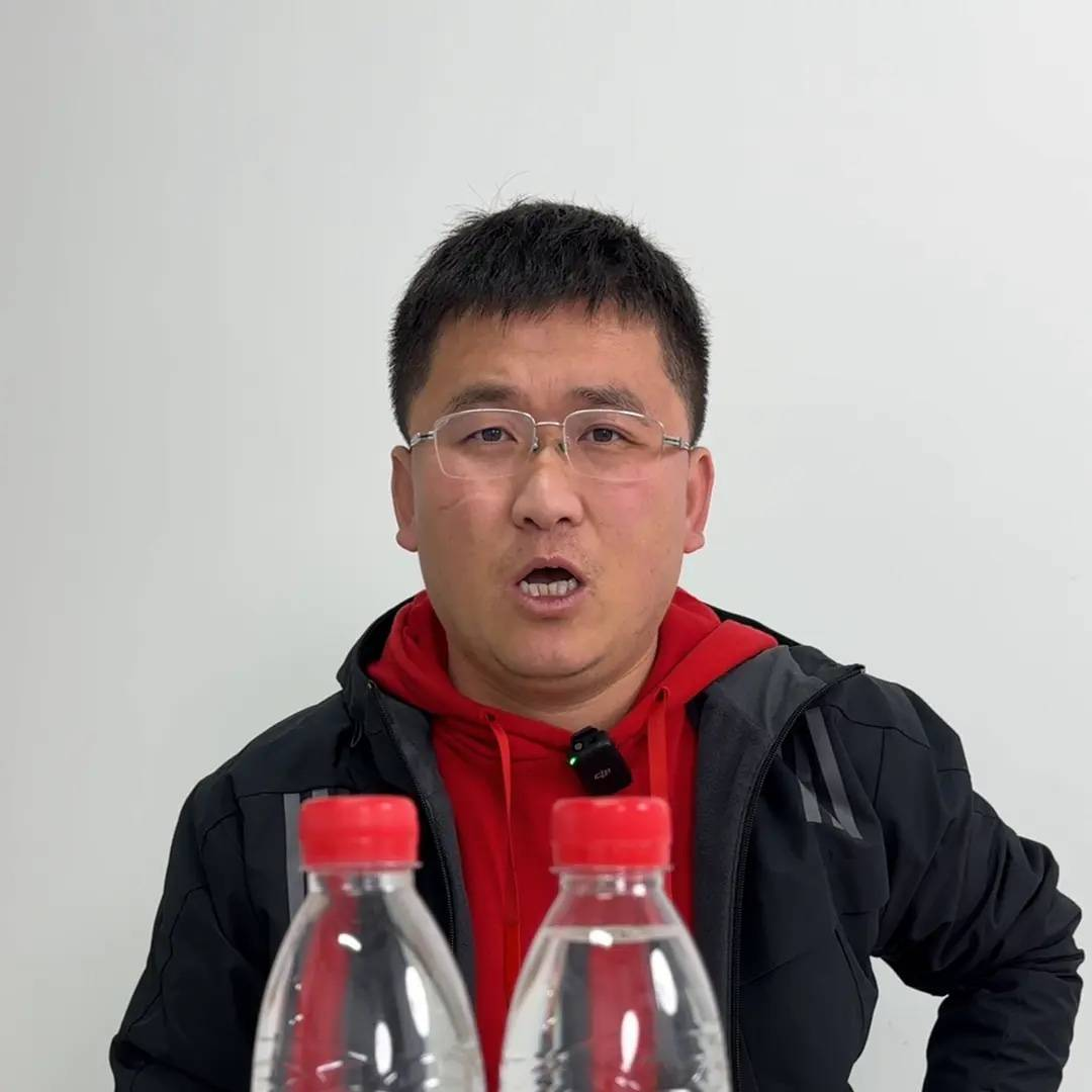 原创网红姜涛蹭了狂飙一年热度还在蹭扮高启强跪地磕头演技尴尬