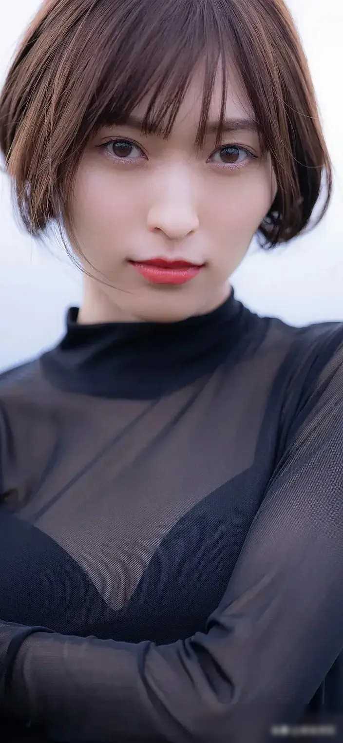 《猎艳星图》引争议！山口真帆写真涉嫌低俗敏感，引发网友热议