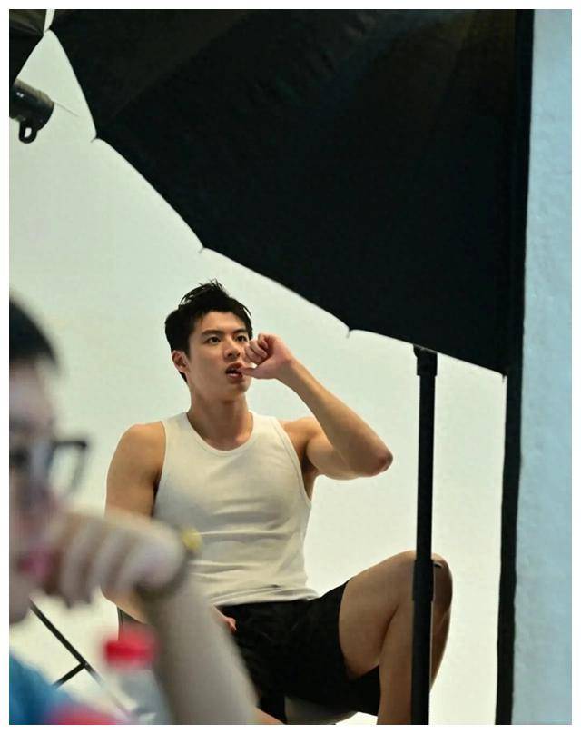 原创游泳健将张翼祥微笑如倾城阳光自信大男孩