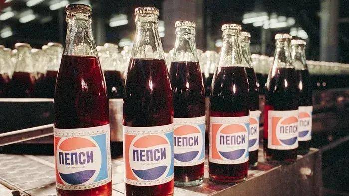 80年代后期苏联国力日渐衰落,经常无法生产出足够的伏特加来履行合约.