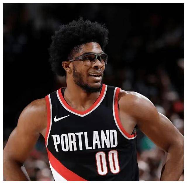 亨德森不再孤军奋战开拓者新掌门现世23分5助力仅24岁