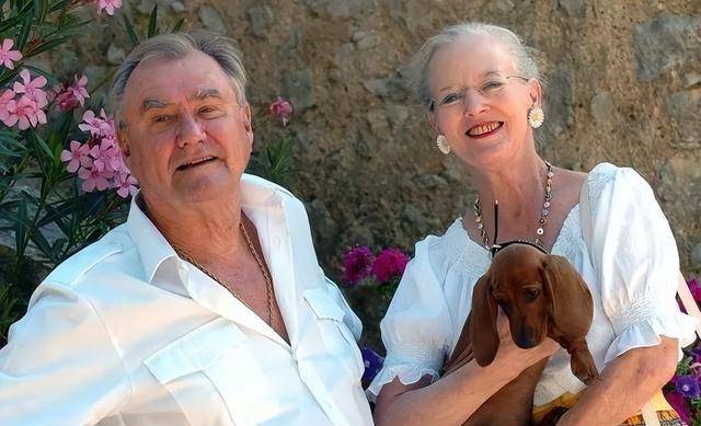 原创82岁丹麦女王的童话爱情和痴情丈夫相爱51年比英女王幸福自由