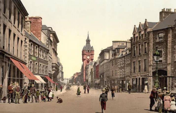 原创张爱玲之母风情万种走遍世界孤独死去后只留下一只箱子