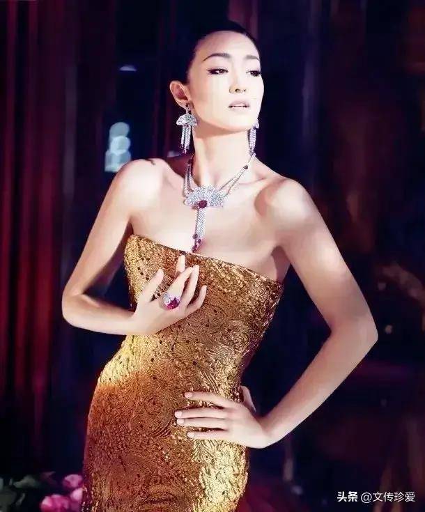 原创年少不识巩俐香如今一看这女人简直美得让人窒息