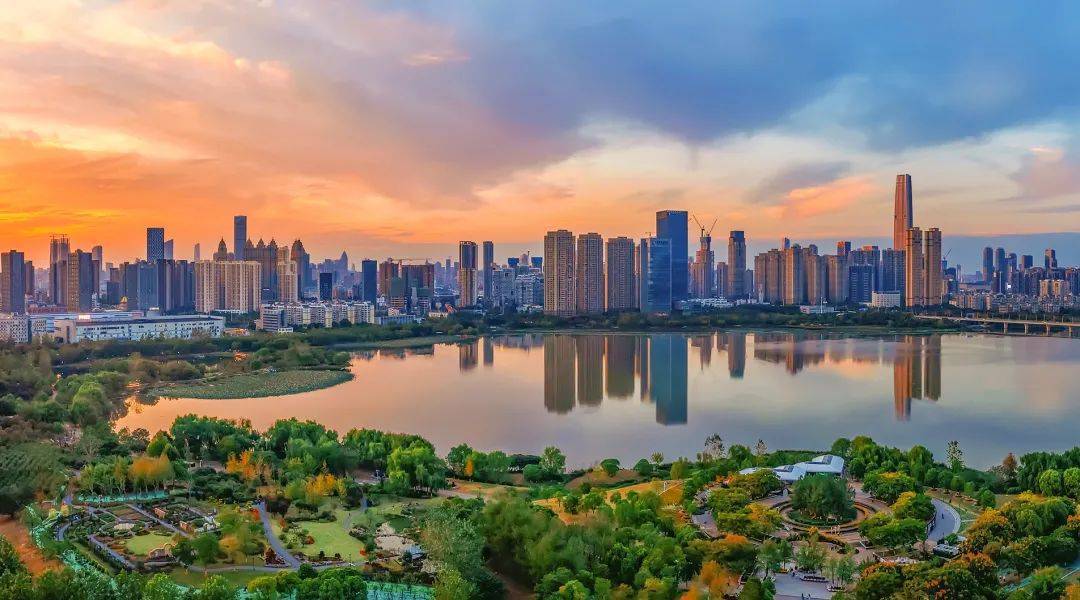 建发朗玥售楼处电话武汉沙湖建发朗玥售楼中心24小时电话楼盘详情