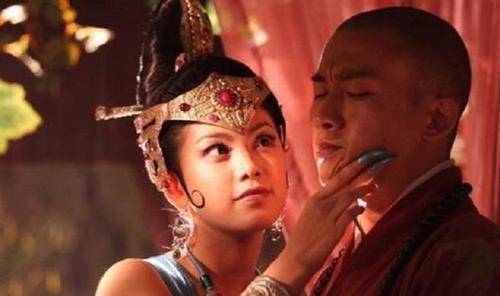 清河王元怿长得很帅,"美姿貌",是宣武帝的弟弟,也就是胡太后的小叔子