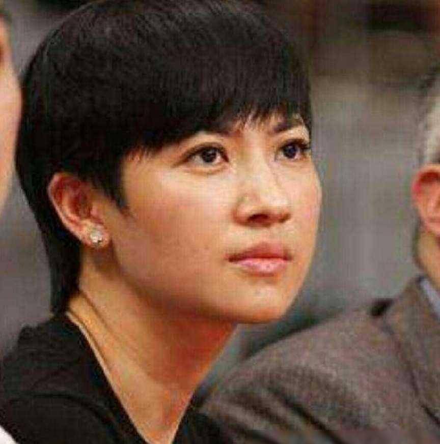 cba最美老板惊艳亮相颜值超群年轻有为任董事长