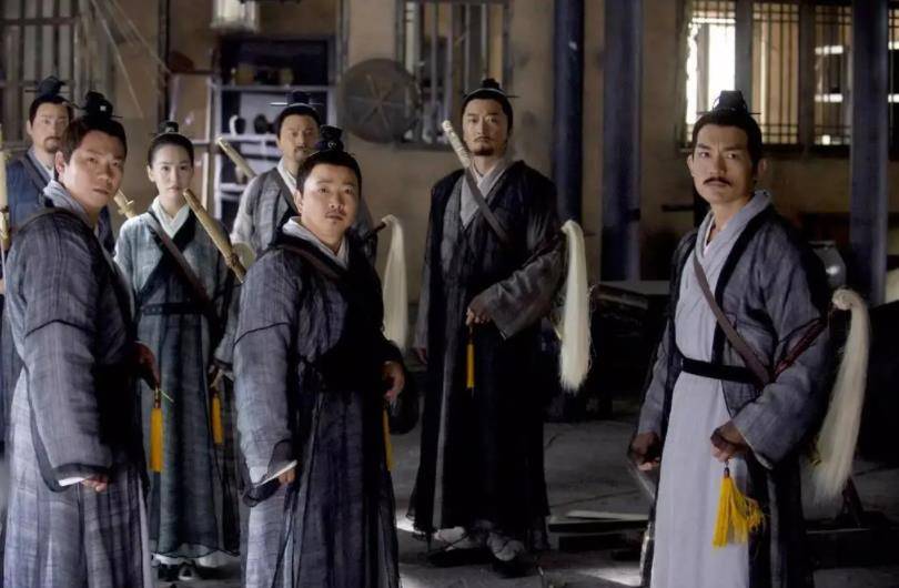 原创金庸笔下高开低走的5大组合登场时横行武林后来却出手就挨打