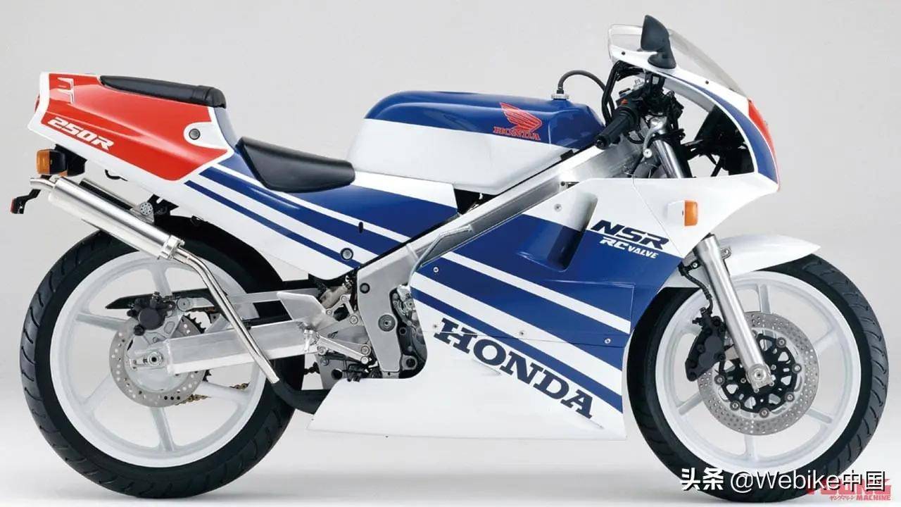 改掉车架的刚性平衡,是历代nsr250r中操控性能最好的一台,它的特色就