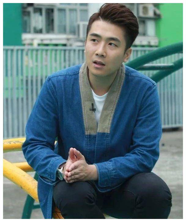 阮政峰走出训练班的第一份工作,就是跟谭玉瑛,盖世宝一起主持《放学