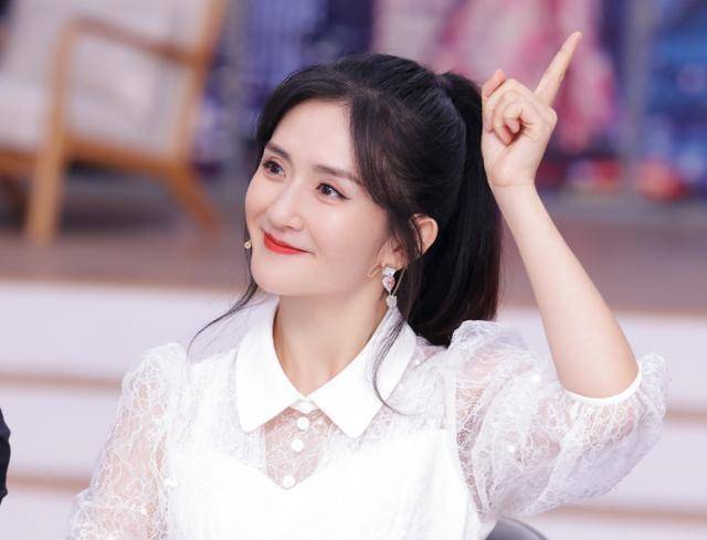 首次直播卖车卖房!谢娜将4个城市套房卖完,黄晓明助阵太惊喜