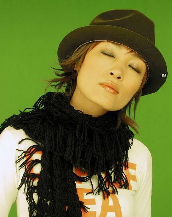 不久,更传去岳夏被曝在外被打,而陈琳也被曝和沈永革分居另起炉灶,这