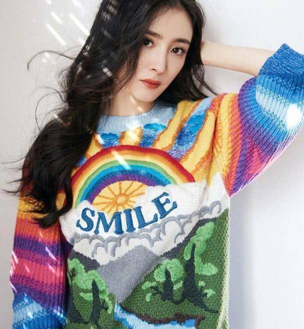 秋天到了又想起杨幂这组经典照片毛衣配裙子怎么就这么好看