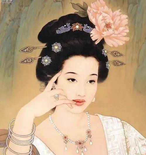 寿王两父子关系混乱的杨贵妃,她的丰腴体态,究竟又有多美呢?