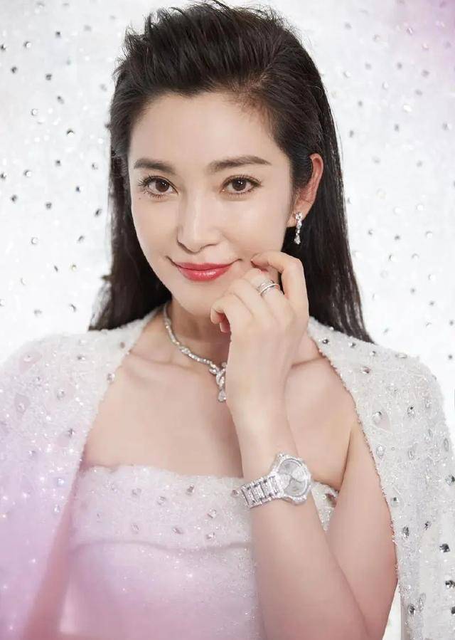 一夜"摧毁"彭于晏的李冰冰,揭示了娱乐圈的残酷实情_明星_辉煌_经历