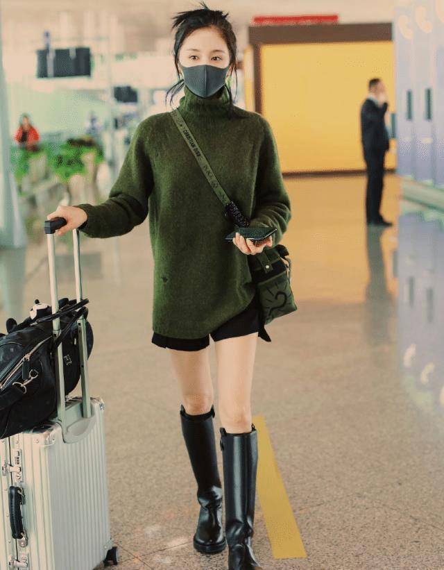 不得不承认王子文才是穿搭高手凭一身黑白配穿出高级范