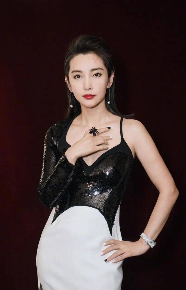 一夜"摧毁"彭于晏的李冰冰,揭示了娱乐圈的残酷实情_明星_辉煌_经历