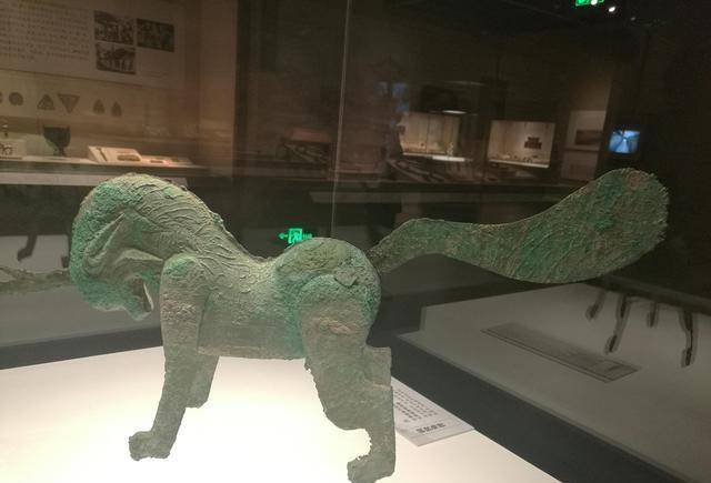 原创汉代独角镇墓兽罕见亮相放在古墓中用以佑护死者亡魂和防盗