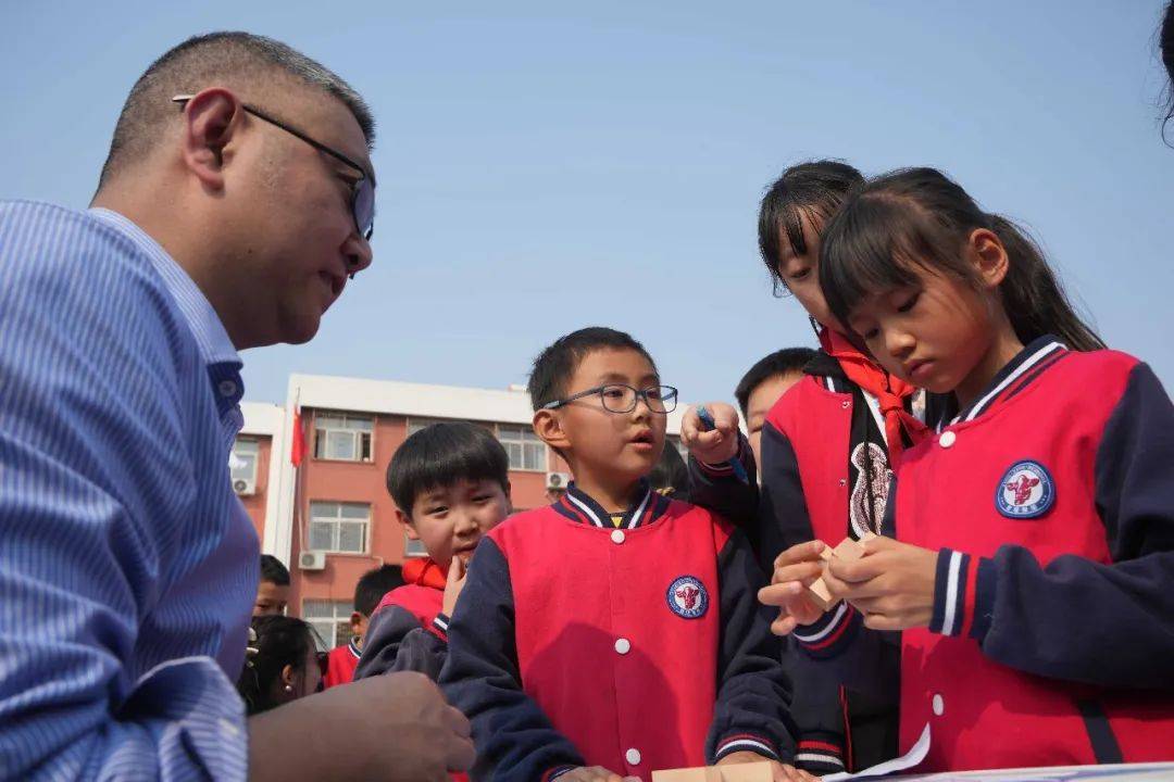 同智慧一起飞翔与数学共同成长i海淀区崛起实验学校首届数学嘉年华