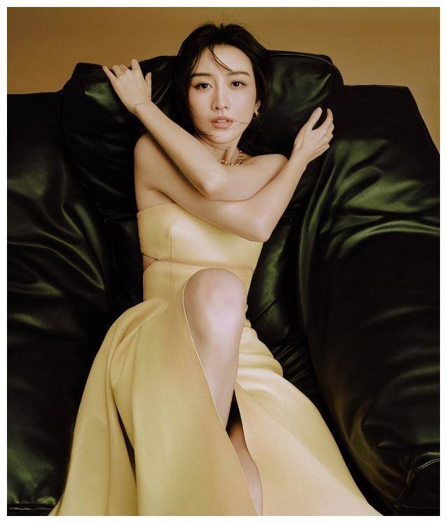 王鸥戏水照遭全网传看她素颜下真实肌肤难怪直男那么爱他