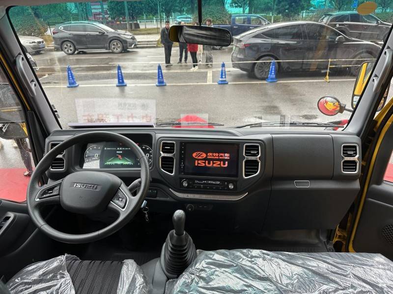 品质轻卡传递信心的力量 湖南娄底发布庆铃五十铃新100p_搜狐汽车