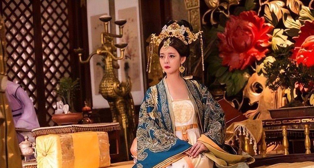 她13岁嫁给乾隆一生无儿无女活到92岁最后竟成为后宫最大赢家